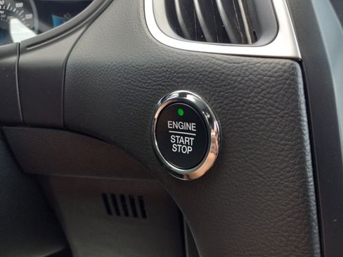 Used 2024 Ford Edge SEL image 21