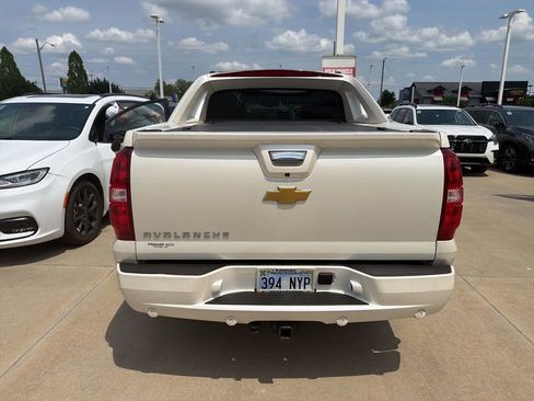 Used 2013 Chevrolet Avalanche LTZ AWD/4WD image 4