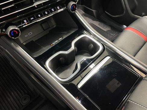 Certified 2024 Chevrolet Traverse RS image 37