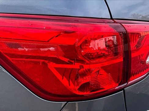 Used 2020 Nissan Pathfinder S image 30