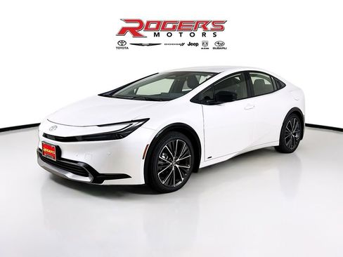 New 2026 Toyota Prius XLE image 3