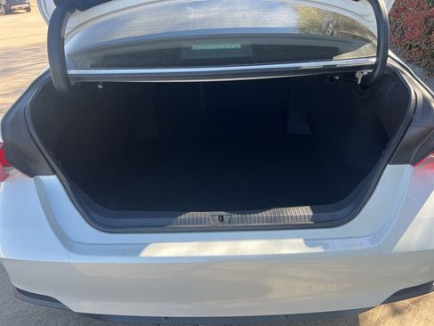 Used 2019 Toyota Avalon XSE image 17