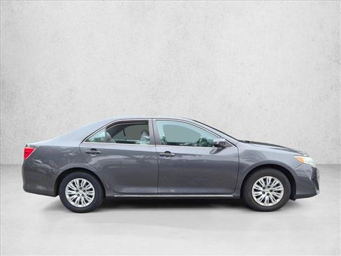 Used 2012 Toyota Camry LE FWD image 5