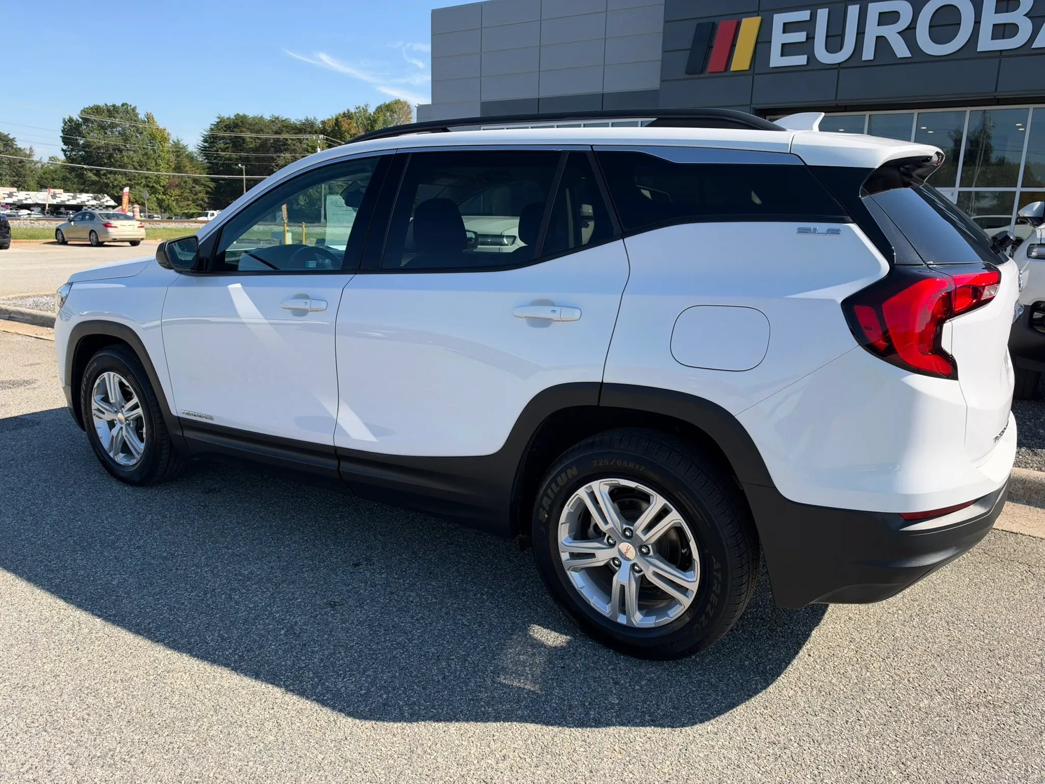 Used 2020 GMC Terrain SLE w/ Driver Convenience Package FWD image 27