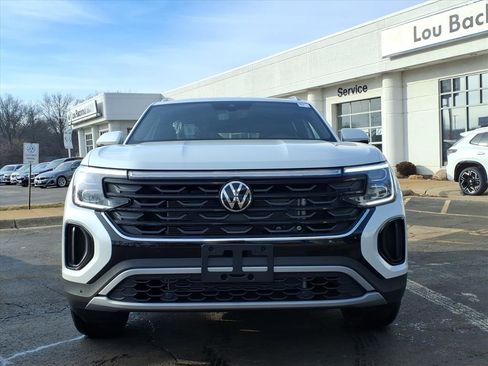 New 2026 Volkswagen Atlas Cross Sport SE AWD/4WD image 2