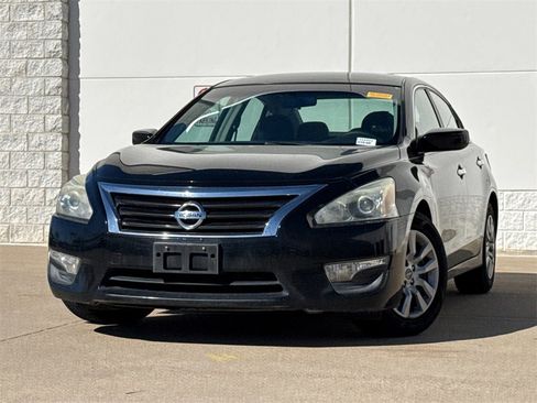 Used 2013 Nissan Altima 2.5 S image 1