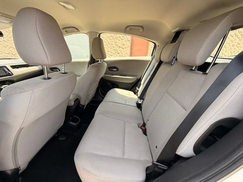 Used 2016 Honda HR-V LX image 17