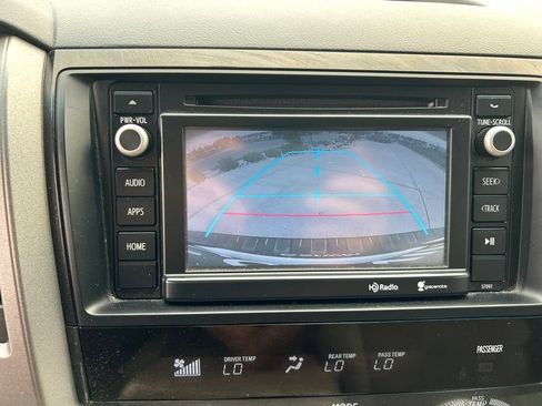 Used 2014 Toyota Sequoia SR5 AWD/4WD image 20