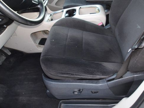 Used 2012 Dodge Grand Caravan SXT image 18