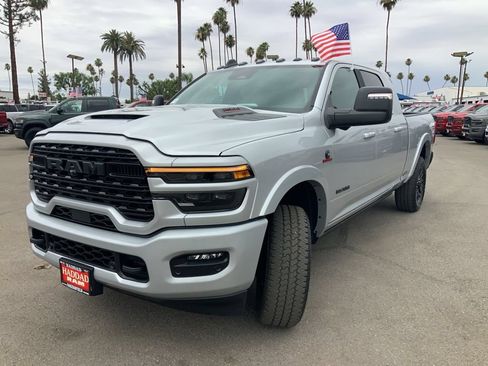 New 2026 RAM 2500 Limited AWD/4WD image 3