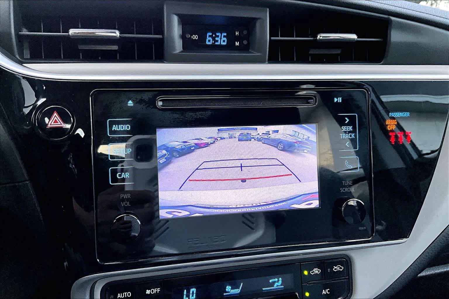 Used 2018 Toyota Corolla LE FWD image 28