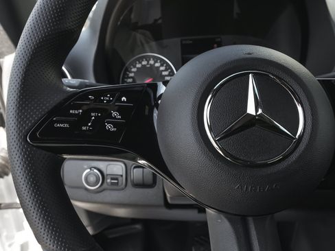 Used 2026 Mercedes-Benz Sprinter 2500 image 17