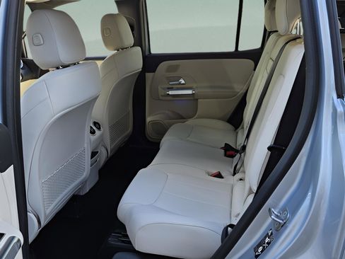 Used 2026 Mercedes-Benz GLB 250 image 11