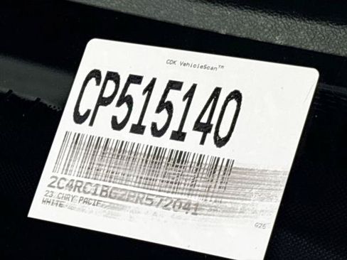 Certified 2023 Chrysler Pacifica Touring-L FWD image 24