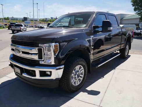 Used 2019 Ford F250 XLT w/ XLT Value Package AWD/4WD image 4