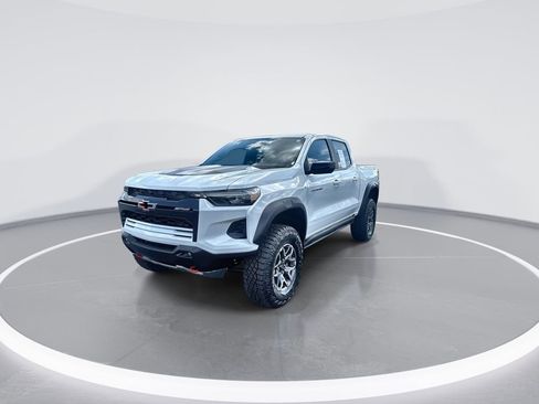 Used 2024 Chevrolet Colorado ZR2 w/ ZR2 Convenience Package III AWD/4WD image 4