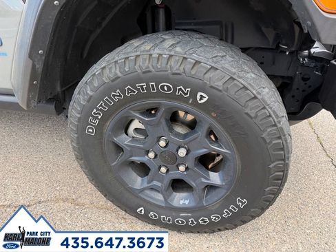Used 2023 Jeep Wrangler Unlimited w/ Cold Weather Group AWD/4WD image 9