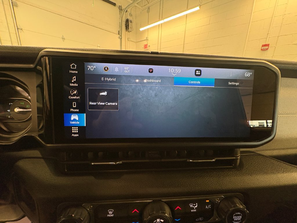 Used 2024 Jeep Wrangler Unlimited AWD/4WD image 21