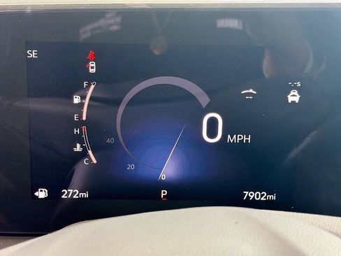 Used 2024 Buick Encore GX Avenir w/ Avenir Technology Package FWD image 14