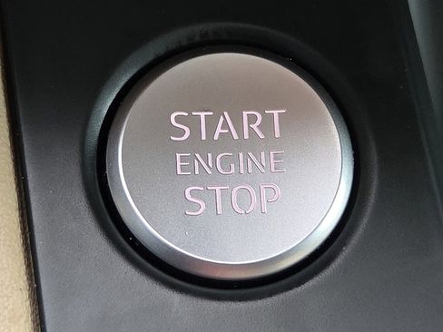 Used 2019 Audi A4 2.0T Premium Plus w/ Premium Plus Package image 18