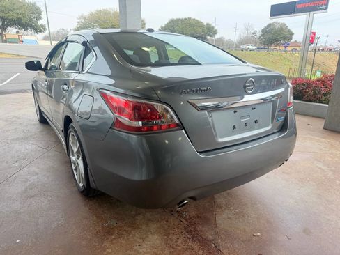 Used 2014 Nissan Altima 2.5 SV w/ Convenience Package image 34