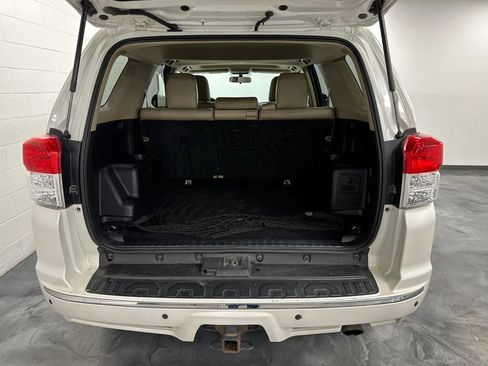 Used 2011 Toyota 4Runner SR5 w/ Premium Pkg w/Leather RWD image 8