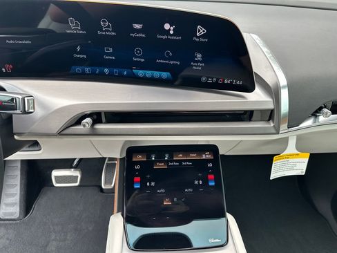 New 2026 Cadillac Vistiq Luxury AWD/4WD image 24