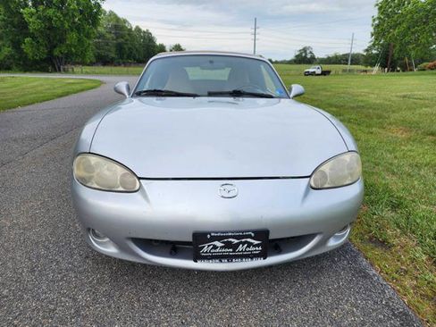 Used 2001 MAZDA MX-5 Miata RWD image 3