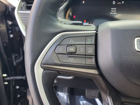 Used 2022 Jeep Grand Cherokee Limited image 19