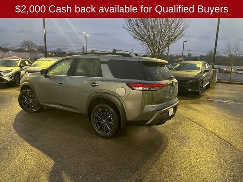 New 2026 Nissan Pathfinder SL image 6