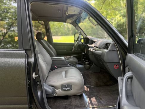 Used 1996 Toyota Land Cruiser AWD/4WD image 32