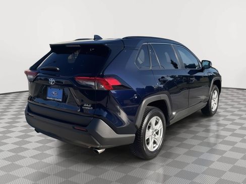 Used 2020 Toyota RAV4 XLE w/ XLE Grade Weather Package AWD/4WD image 12
