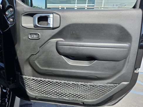 Used 2022 Jeep Wrangler Sport AWD/4WD image 30