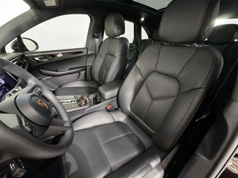 Certified 2026 Porsche Macan Turbo AWD/4WD image 5