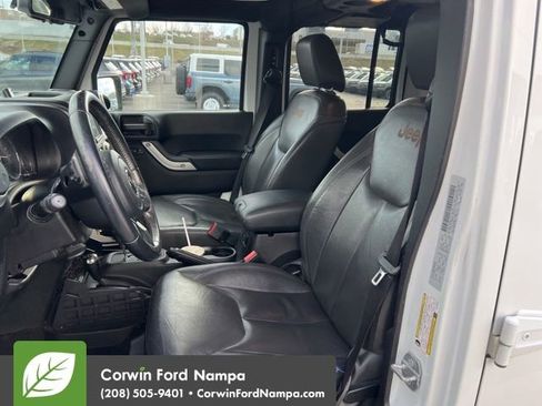 Used 2016 Jeep Wrangler Unlimited Sahara w/ Connectivity Group image 10