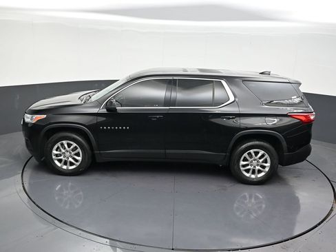 Used 2021 Chevrolet Traverse LS image 17