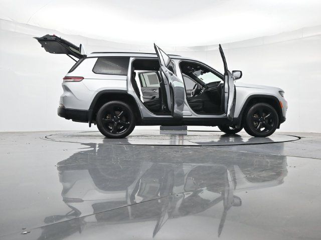 Used 2023 Jeep Grand Cherokee L Altitude AWD/4WD image 54
