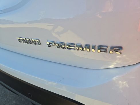 Used 2023 Chevrolet Equinox Premier AWD/4WD image 20