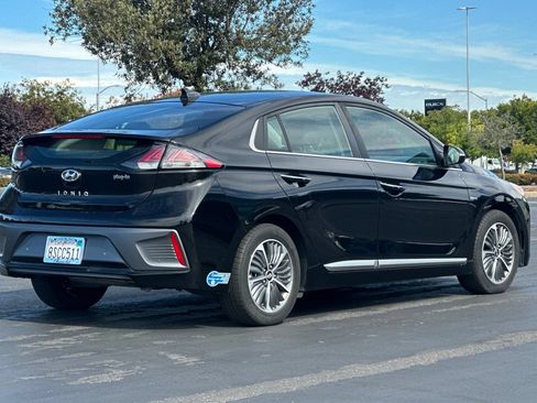 Used 2020 Hyundai Ioniq Limited FWD image 4