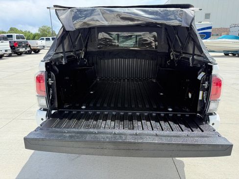 Used 2018 Toyota Tacoma TRD Pro AWD/4WD image 10