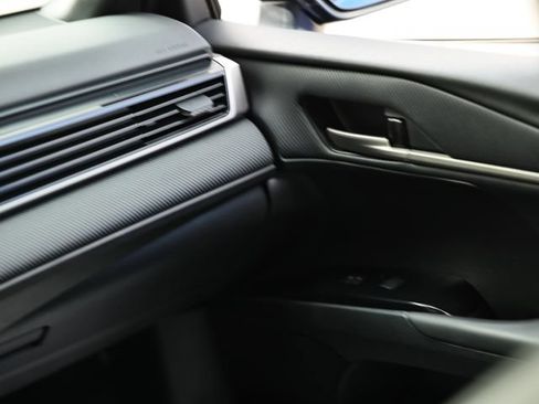 Used 2025 Toyota Camry SE FWD image 27