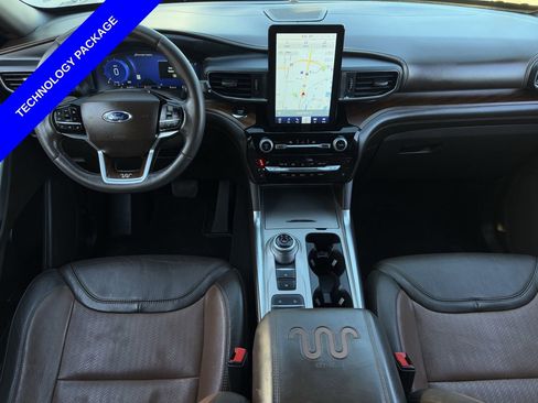 Used 2022 Ford Explorer King Ranch w/ Technology Package image 13