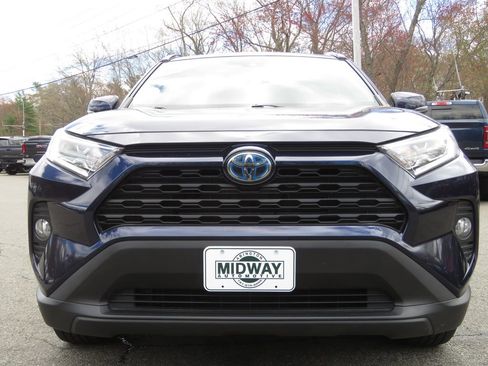 Used 2020 Toyota RAV4 XLE w/ Convenience Package AWD/4WD image 2