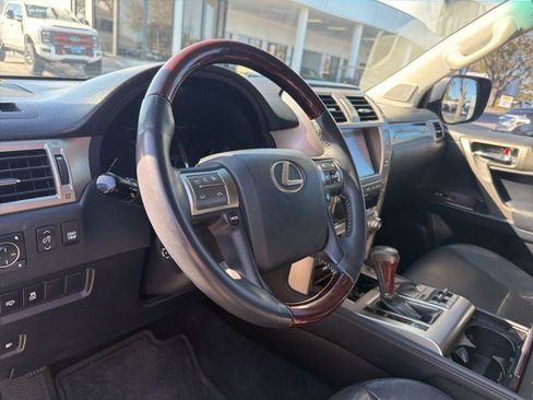 Used 2014 Lexus GX 460 image 9