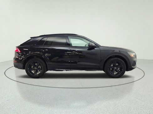 Used 2023 Audi Q8 Premium w/ Convenience Package AWD/4WD image 4