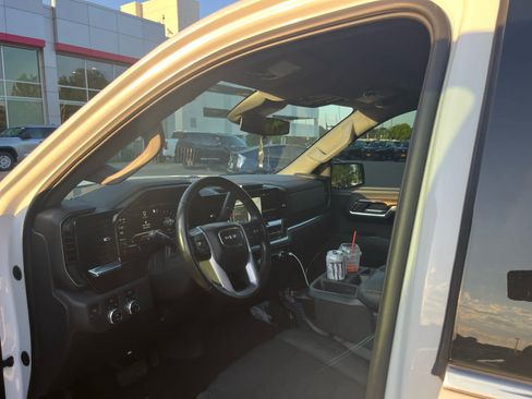 Used 2022 GMC Sierra 1500 SLE AWD/4WD image 8
