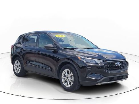 Used 2025 Ford Escape Active w/ Tech Pack #1 FWD image 3