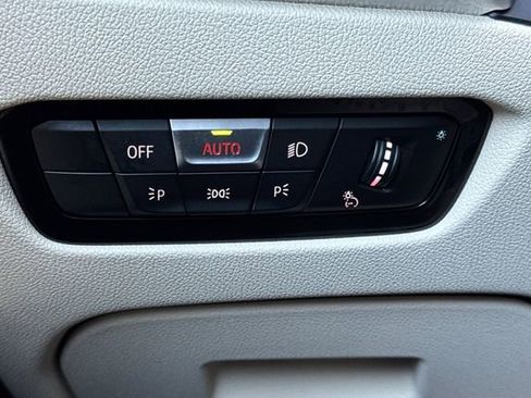 Used 2021 BMW 330i Sedan w/ Driving Assistance Package image 42