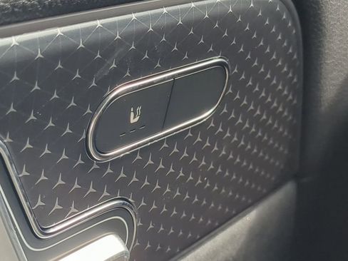 Used 2024 Mercedes-Benz EQB 300 4MATIC image 12