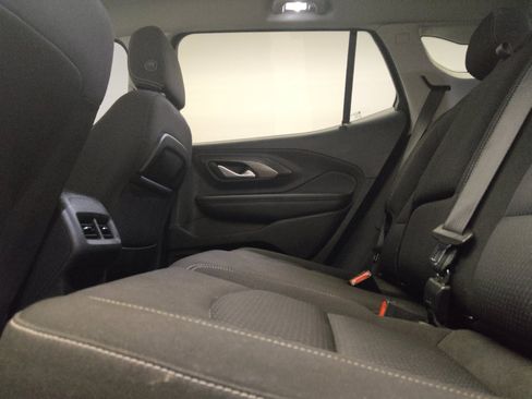 Used 2022 GMC Terrain SLE w/ Driver Convenience Package FWD image 18